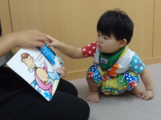 大人気ベビークラス♡アミティーでは、生後6か月のお子さまから楽しく通っていただけます♪日本語と同じように英語を吸収するこの時期を逃さず英語学習をスタートさせ、未来のバイリンガルを育てましょう！草津校のこども英語・英会話教室アミティー