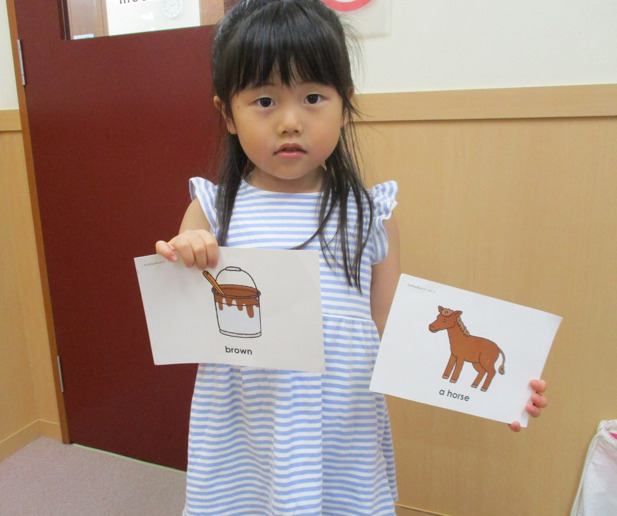 先生の言った英語はこれかな?I found the horse !!! 見つけたよ!!たまプラーザ校のこども英語・英会話教室アミティー