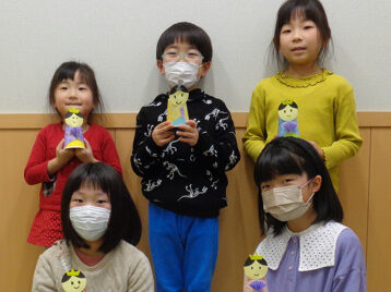 The students showcased their creativity by making Hina Dolls!福井校のこども英語・英会話教室アミティー