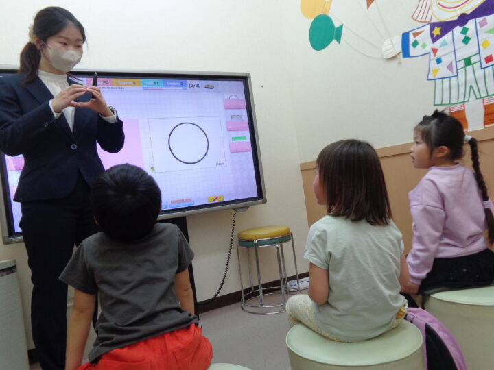 i Lesson®は年中から本格スタート！福島校のこども英語・英会話教室アミティー
