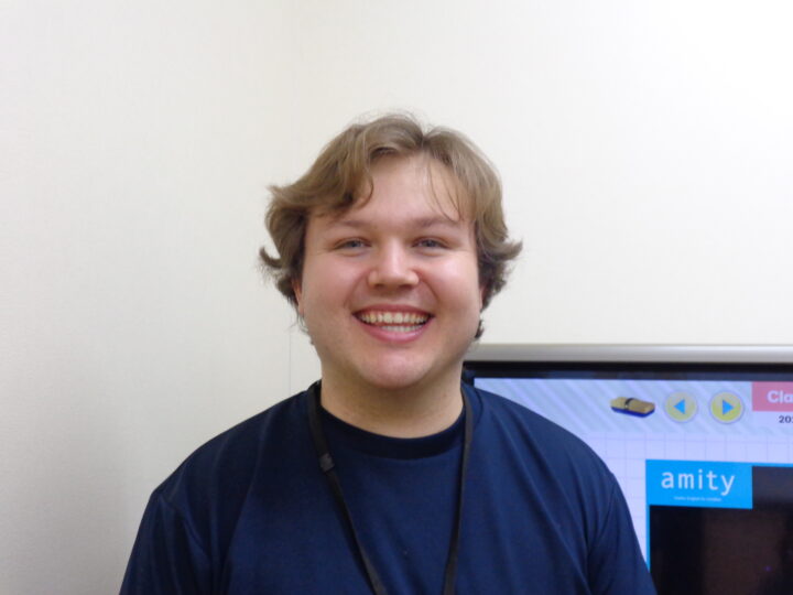 ★教師紹介　E先生★Hello everyone! My name is Ernst Gentle. I am from the far away country of South Africa. It took quite some time swimming all the way to Japan.(Just joking)  Some of my hobbies include playing chess and golf.I am really looking forward to meeting many new wonderful students and having lots of fun teaching English to them.松本校のこども英語・英会話教室アミティー