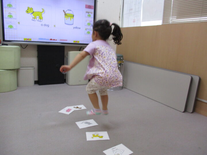 五感をフルに活用しながら楽しく学べます♪静岡校のこども英語・英会話教室アミティー