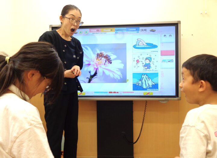 ♣カードも使って英語で算数♠いいカード出ちゃった!!横浜センター北校のこども英語・英会話教室アミティー