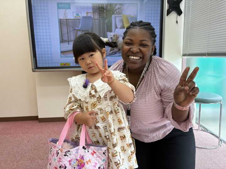 個別レッスンで先生との距離もぐっと縮まります☆彡豊橋校のこども英語・英会話教室アミティー