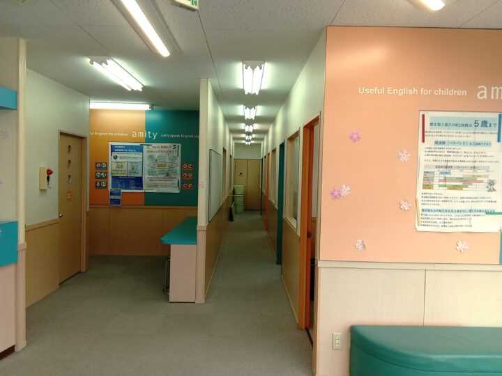 アミティー四日市校教室内観