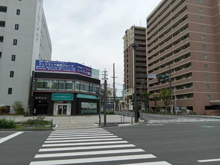 四日市校の外観写真
