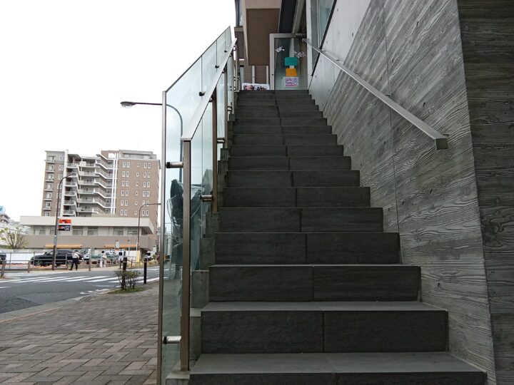 一之江校の外観写真