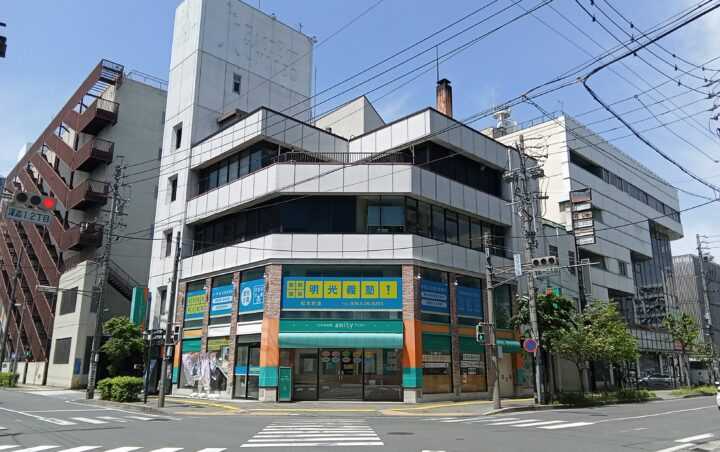 アミティー松本校の校舎外観