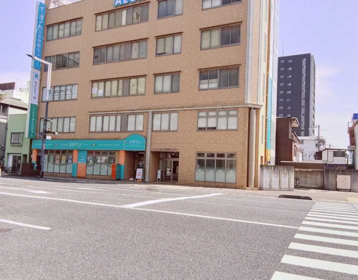 岡山校の外観写真