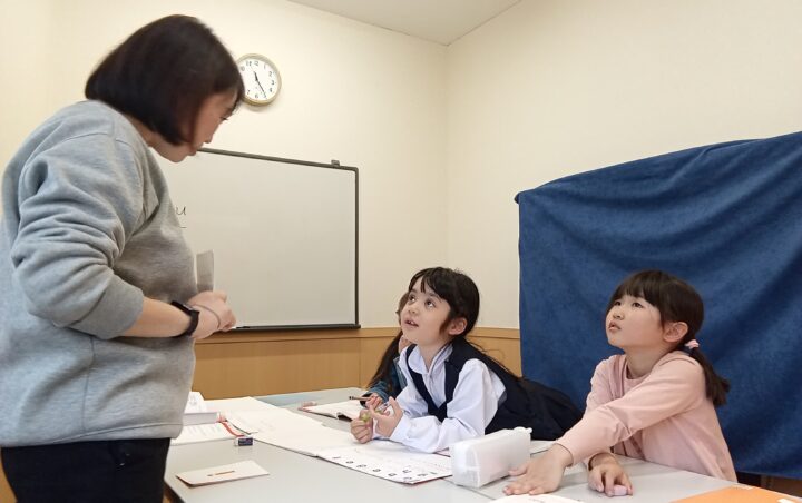 小1～文法（読み書き）クラス長岡校のこども英語・英会話教室アミティー