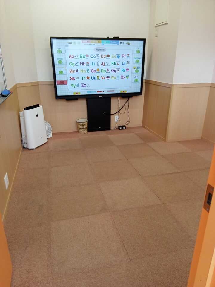 阪急岡本校の内観写真