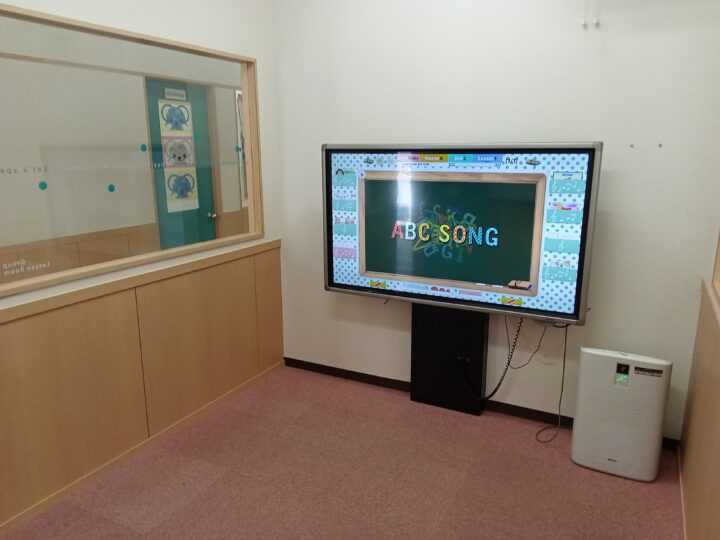 大和鶴間校の内観写真