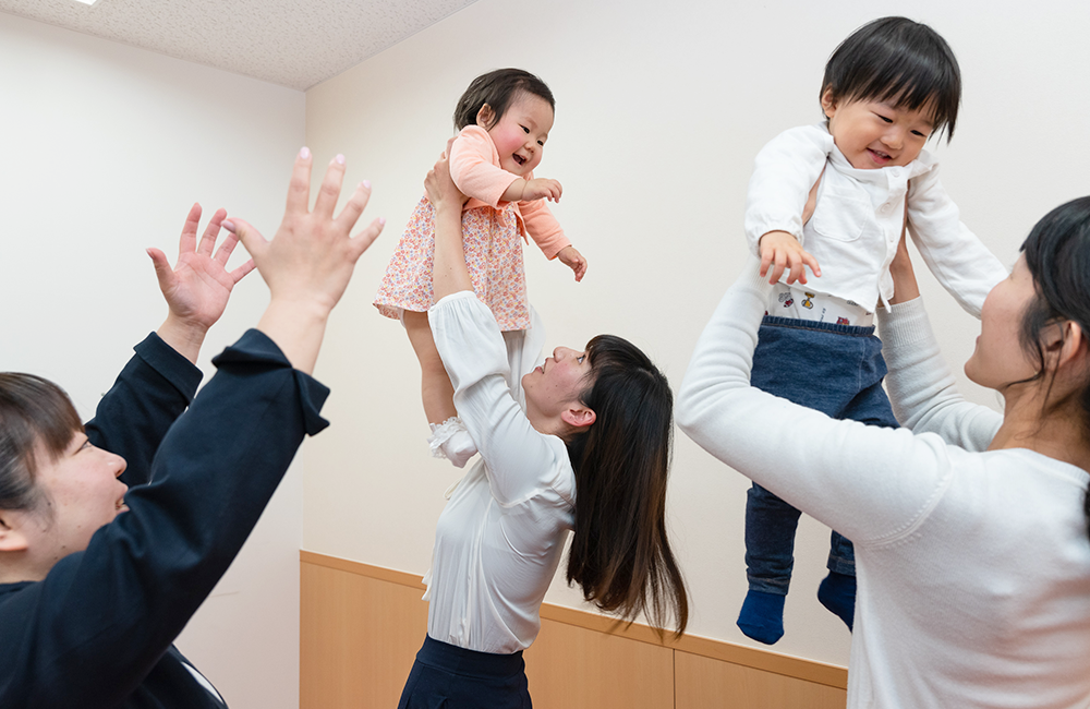 たくさんの親子と、にぎやかに楽しくレッスン