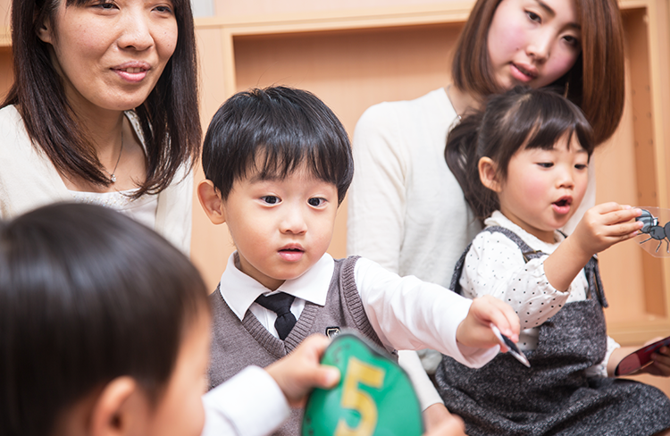 ことばの可能性を広げる、同年代の子供とのふれあい