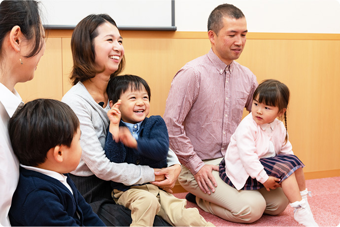 小さなお子様も安心の母と子のクラス