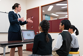 帰国子女クラスの学習風景